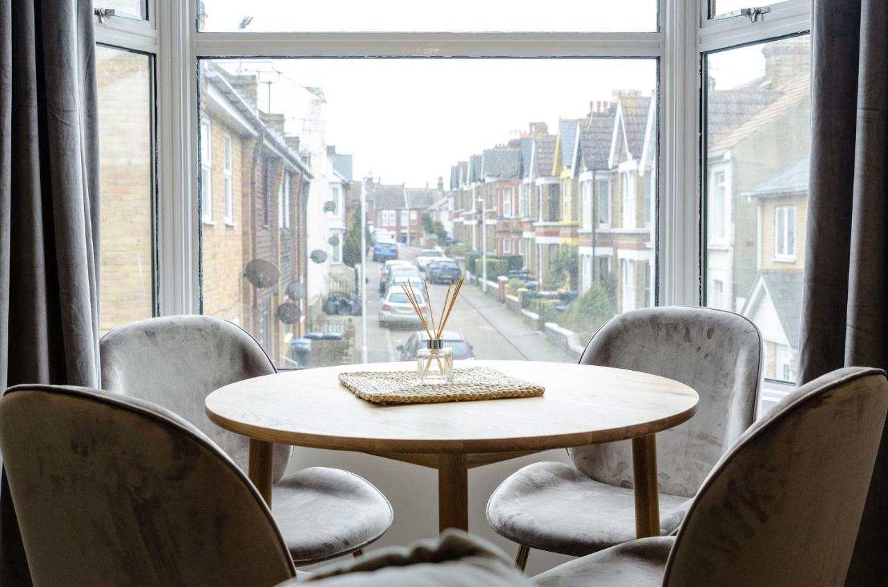 Central Chic Margate Apartment, Edge Of Old Town! ภายนอก รูปภาพ